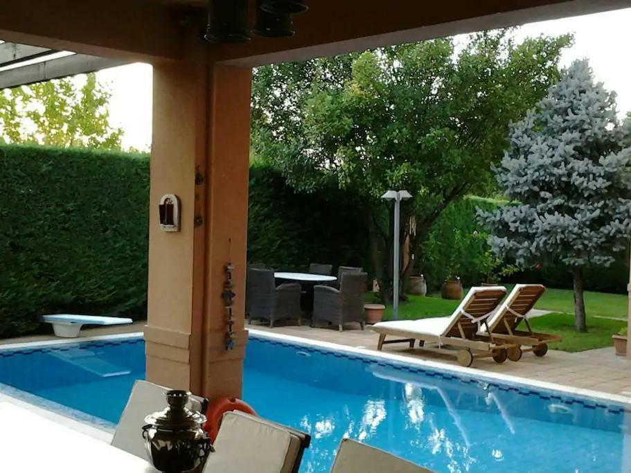 4-Seasons Pool Villa Near Meteora Tríkala Kültér fotó